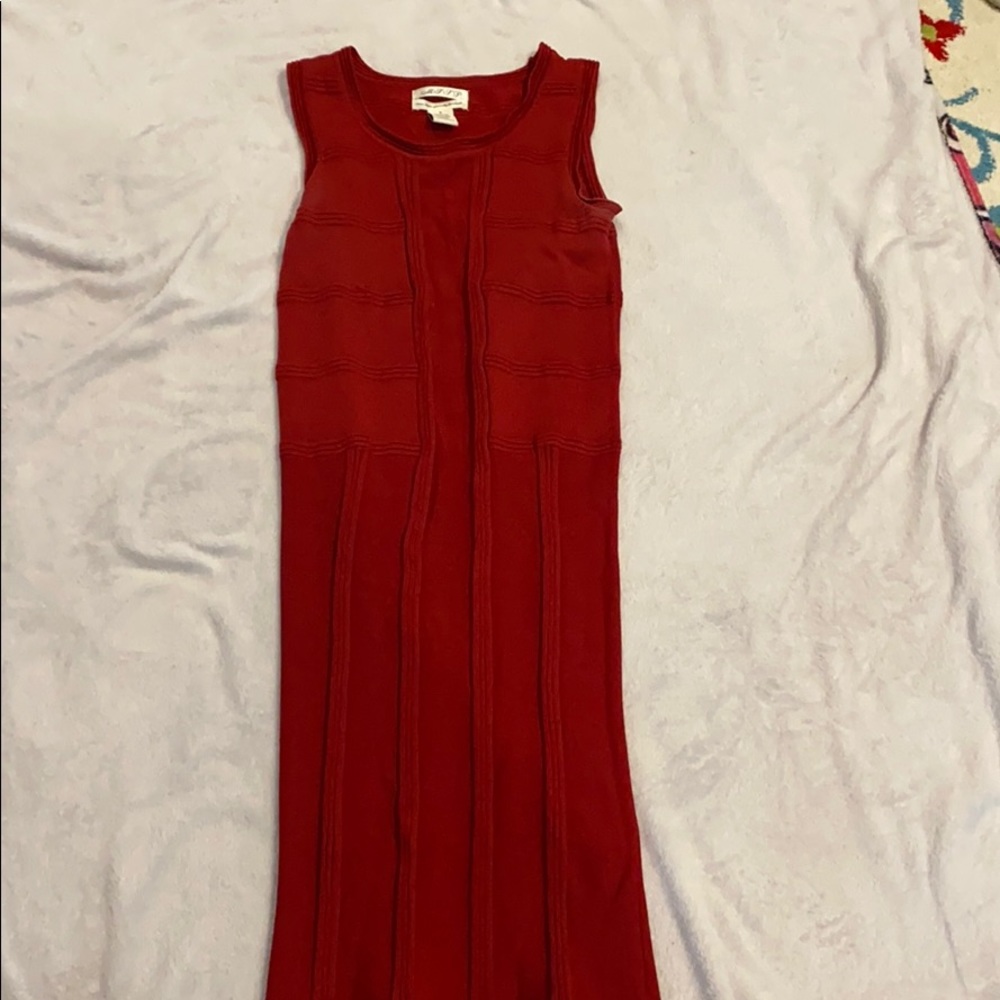 length is 2 in below the knee & tight fitting